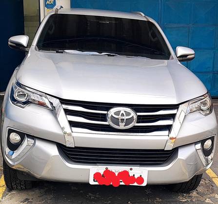 TOYOTA HILUX SW4 4.0 SRX 4X4 7 LUGARES V6 24V GASOLINA 4P AUTOMÁTICO TOYOTA HILUX SW4 4.0 SRX 4X4 7 LUGARES V6 24V GASOLINA 4P AUTOMÁTICO